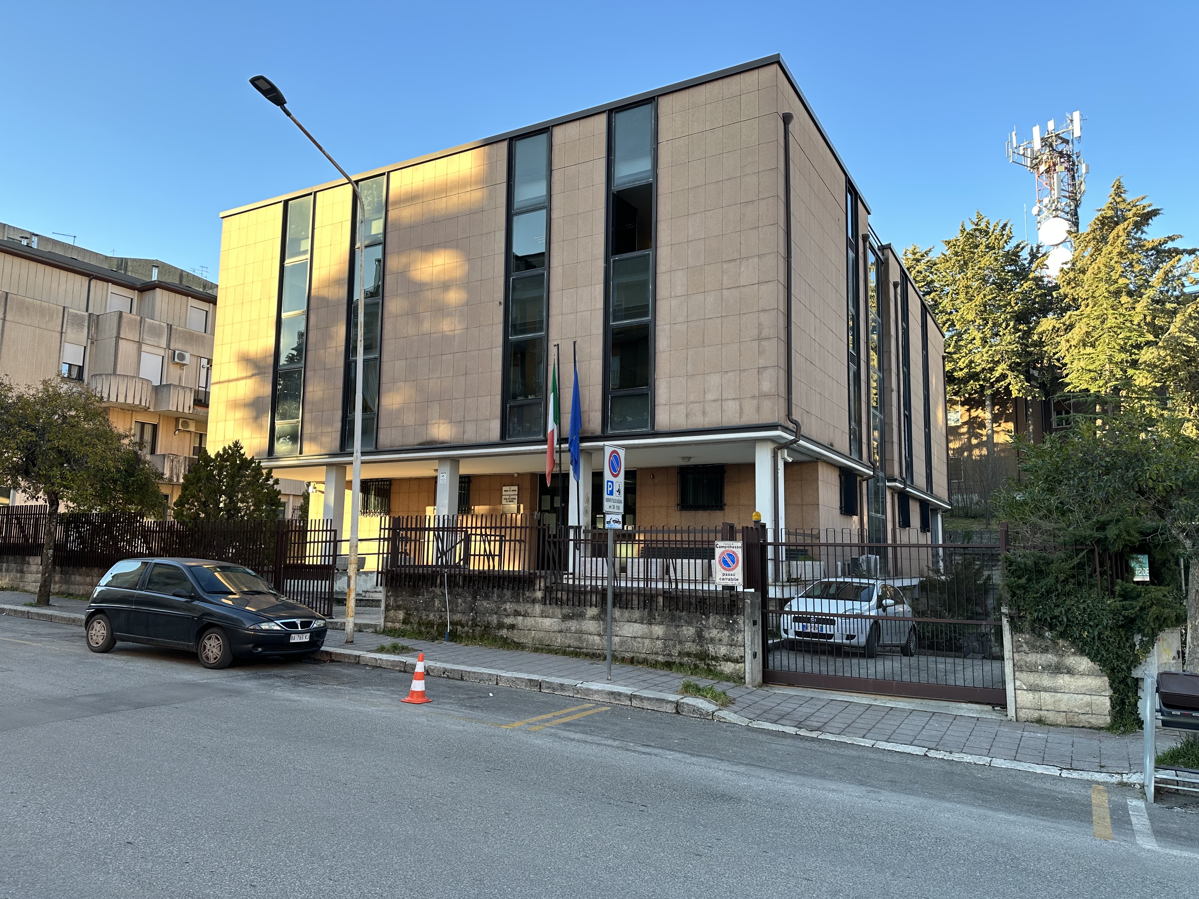 Palazzo giustizia minori.JPG